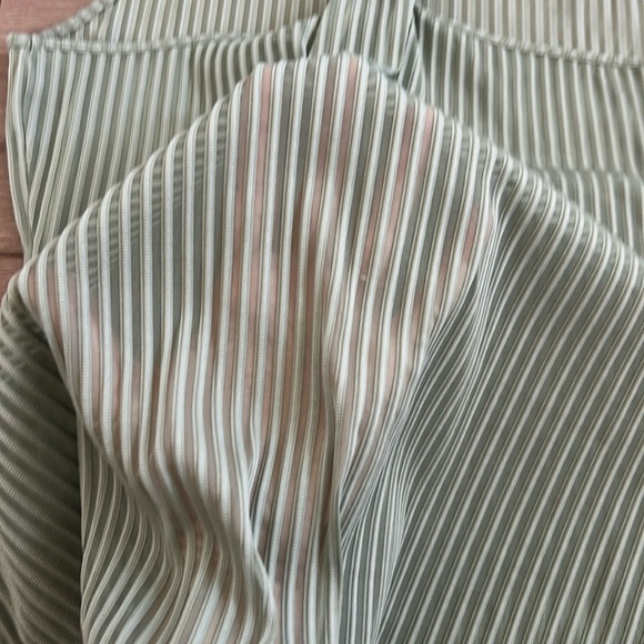 ALO Yoga Green Sheer Ribbed Tank Top - Picture 5 of 5